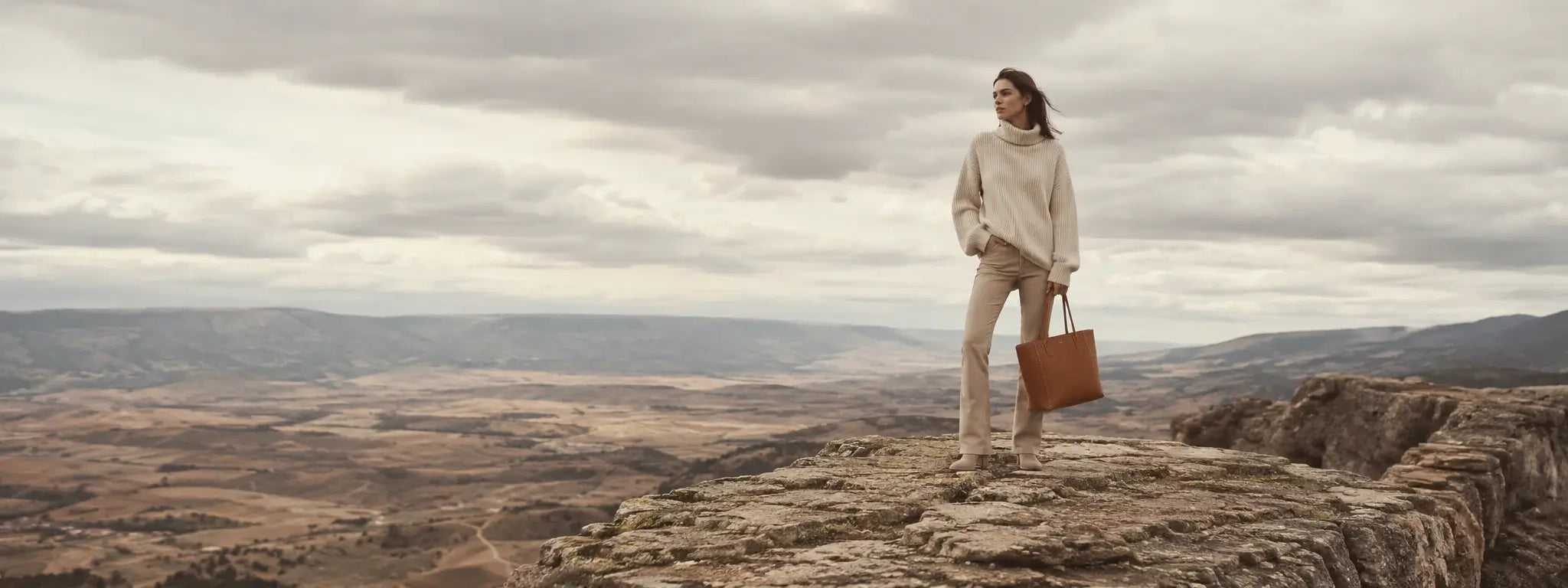 Bolsa feminina em couro artesanal da Nualle — Coleção 2026