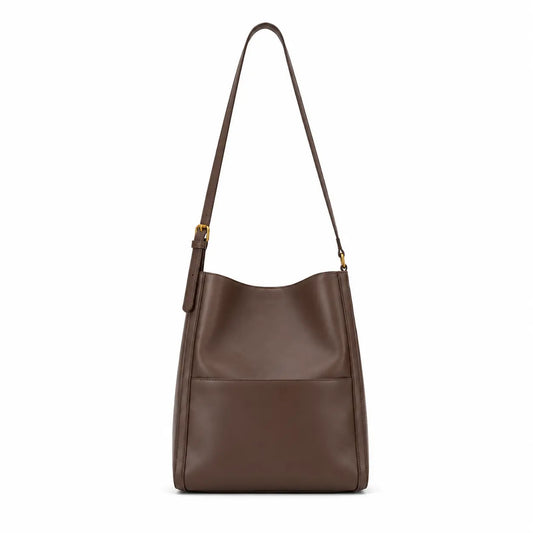 Bolsa de Ombro em Couro Eva Coffee em vista frontal sobre fundo branco
