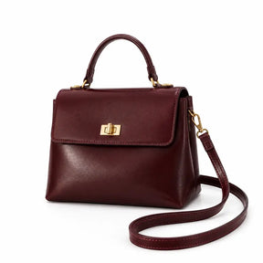 Bolsa Feminina em Couro Louise Bordô fotografada em fundo branco para e-commerce premium feminino.