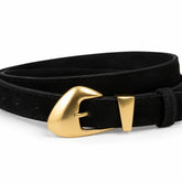 Cinto Feminino Preto de Camurça com Fivela Dourada - Fundo Branco - Nualle